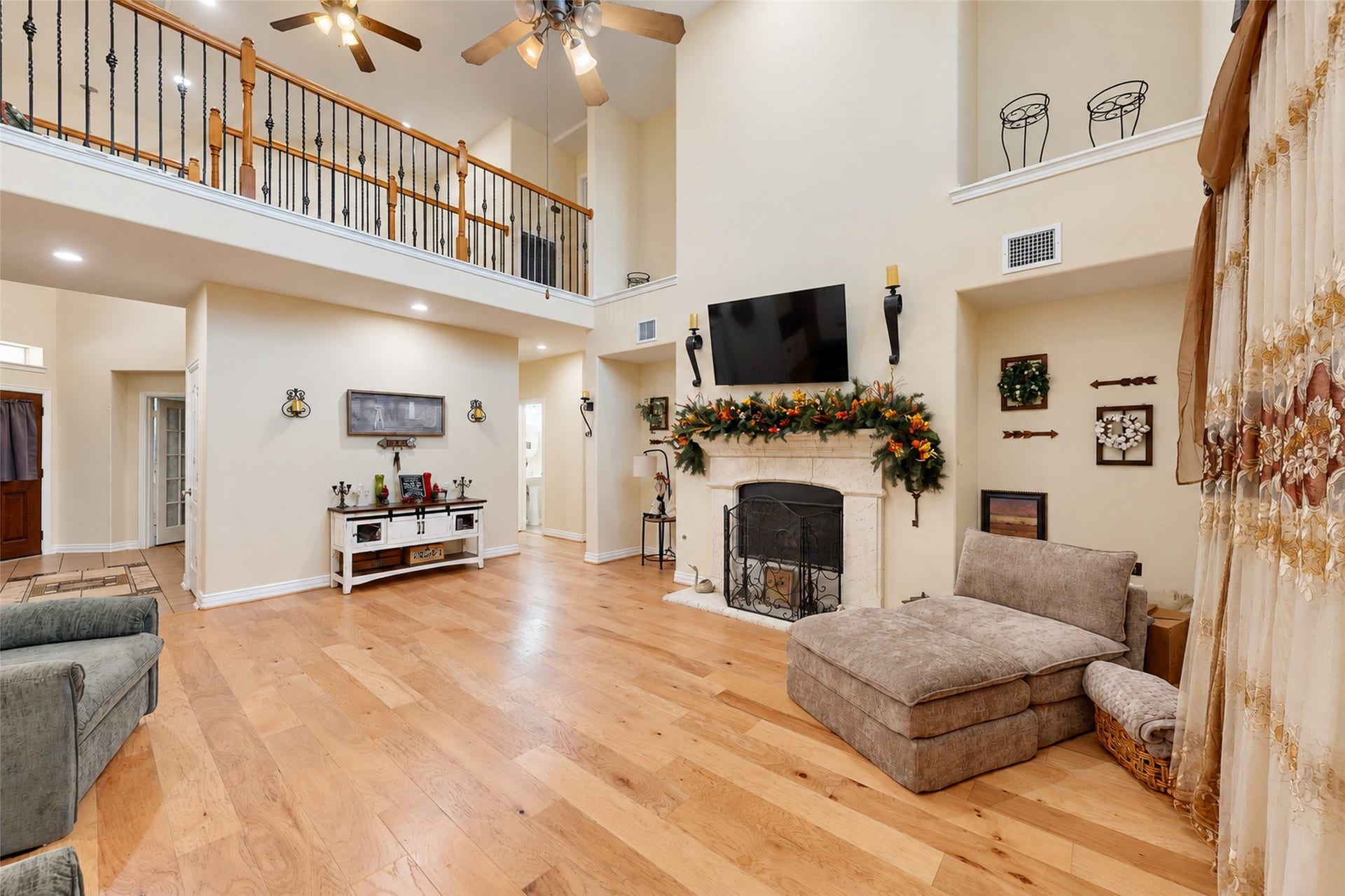 2207 Longspur Lane, League City, TX 77573 2207 Longspur Lane, League City, TX 77573