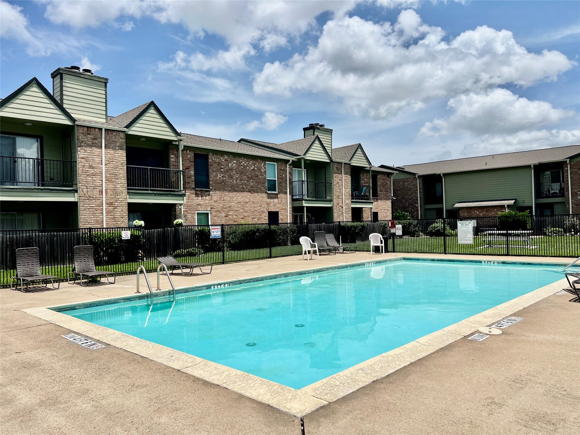 18800 Egret Bay Boulevard, #1201, Webster, TX 77058 Another view of the pool.