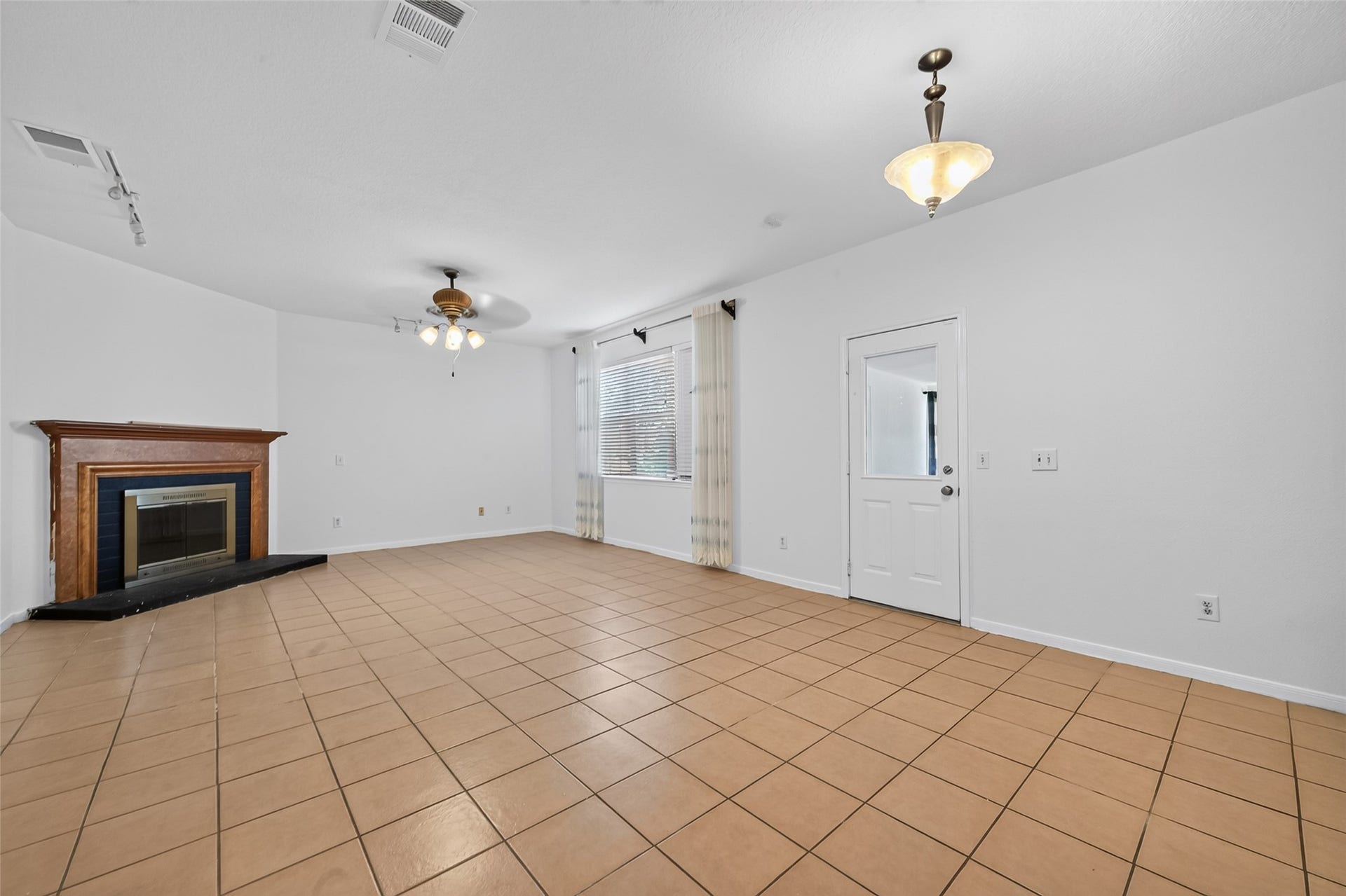 12214 Doe Meadow Drive, Stafford, TX 77477 12214 Doe Meadow Drive, Stafford, TX 77477