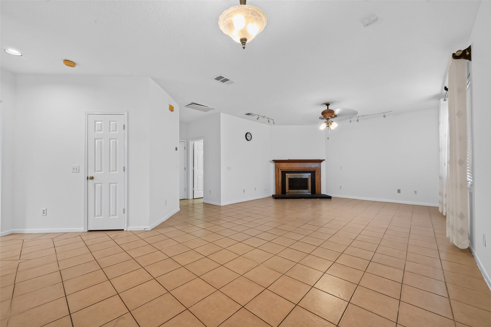 12214 Doe Meadow Drive, Stafford, TX 77477 12214 Doe Meadow Drive, Stafford, TX 77477