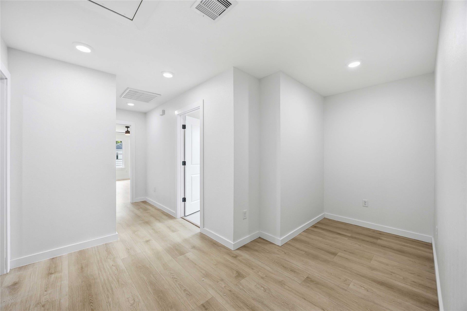 6610 Ezzard Charles Lane, #A/B, Houston, TX 77091 6610 Ezzard Charles Lane, #A/B, Houston, TX 77091