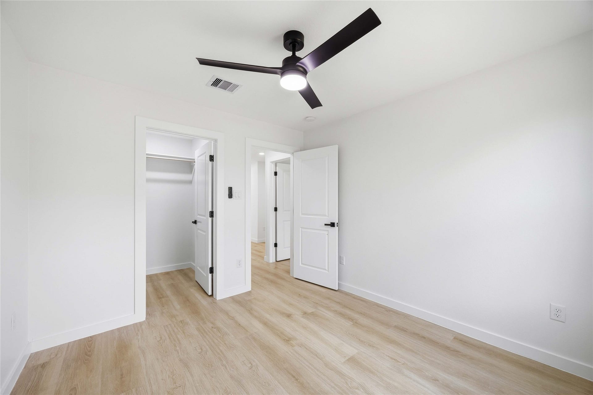 6610 Ezzard Charles Lane, #A/B, Houston, TX 77091 6610 Ezzard Charles Lane, #A/B, Houston, TX 77091