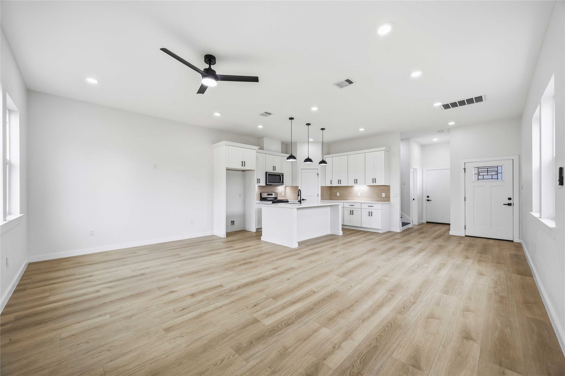 6610 Ezzard Charles Lane, #A/B, Houston, TX 77091 6610 Ezzard Charles Lane, #A/B, Houston, TX 77091