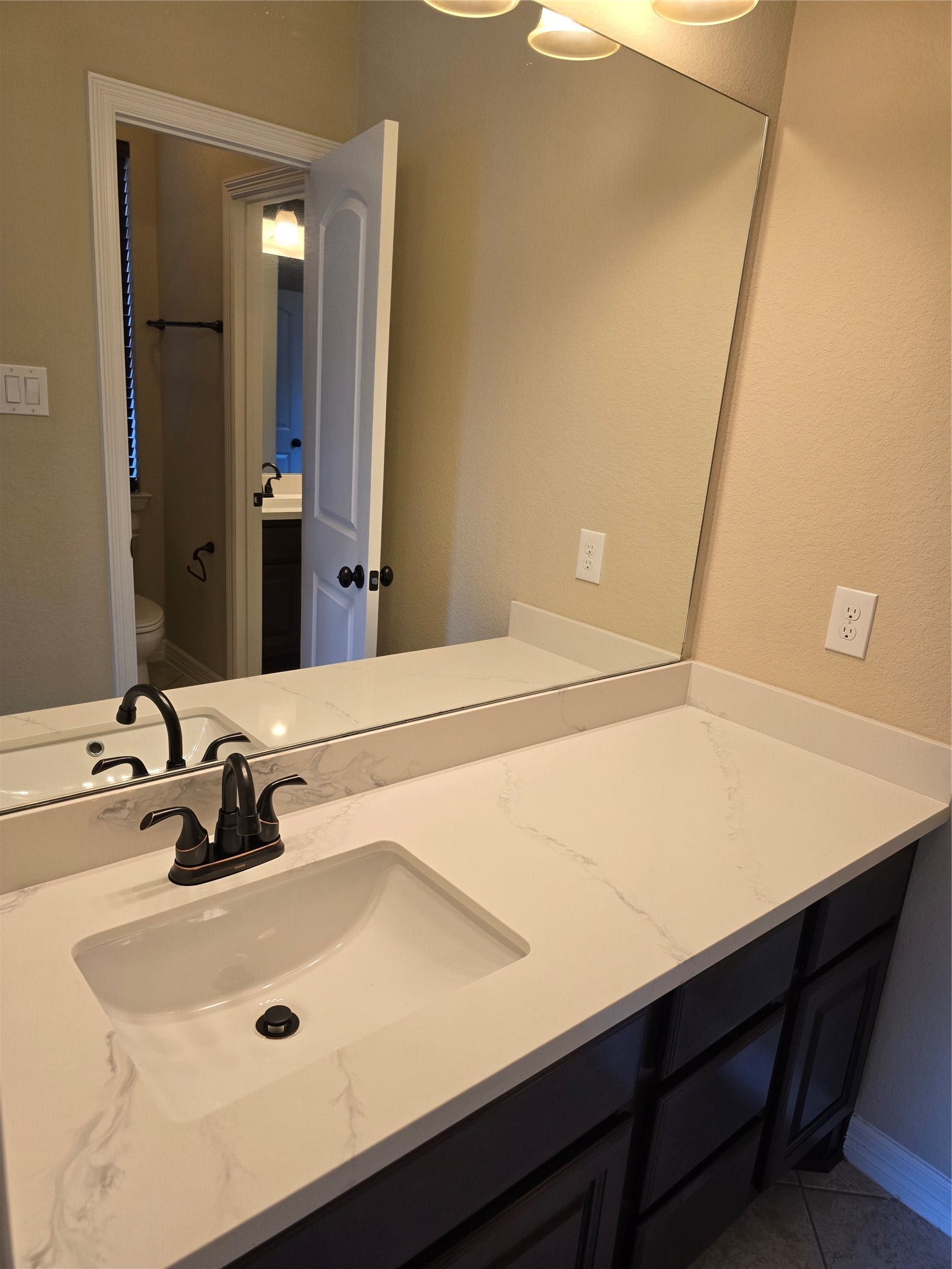 10 Val Delsa Court, Missouri City, TX 77459 10 Val Delsa Court, Missouri City, TX 77459