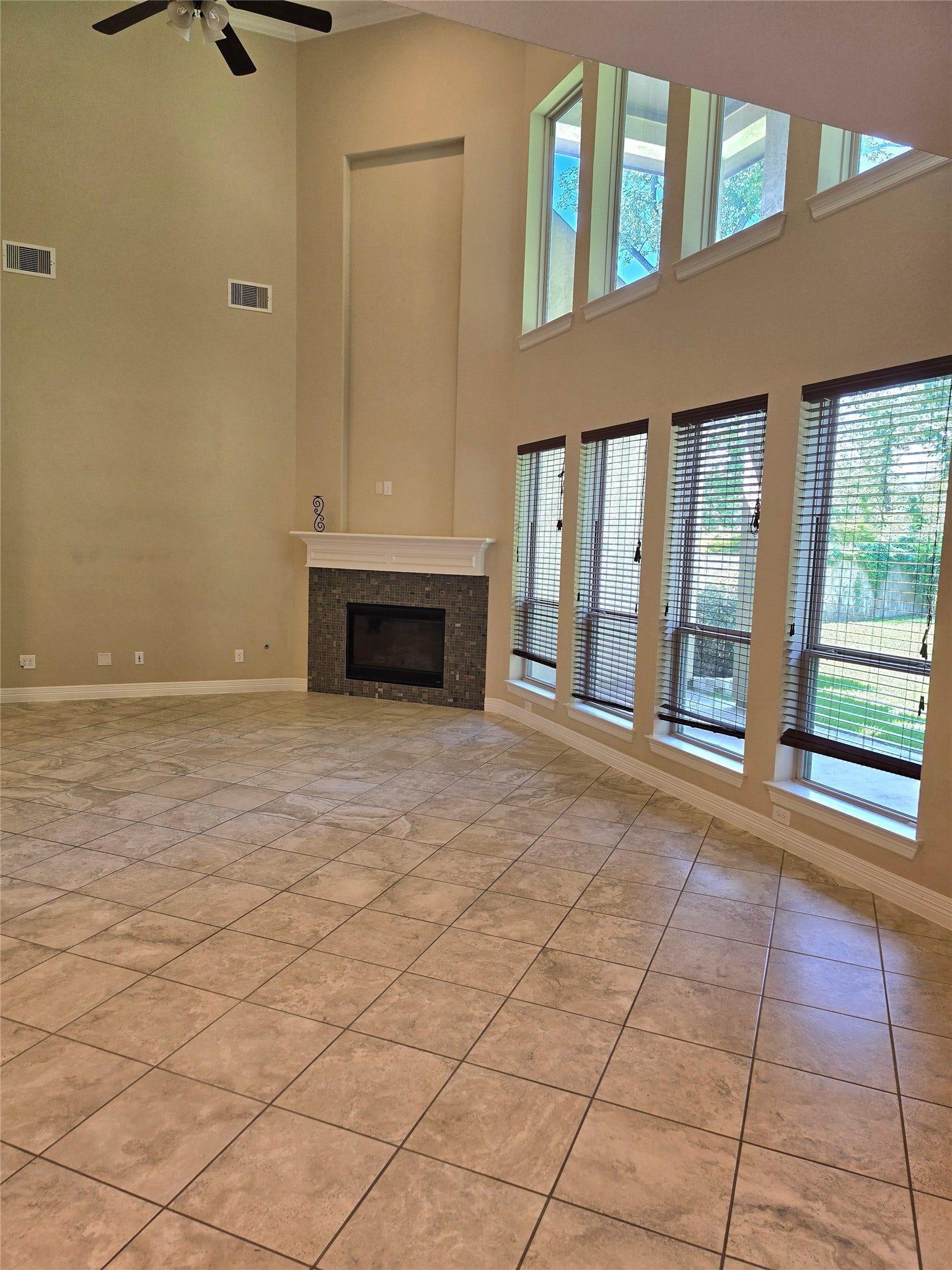 10 Val Delsa Court, Missouri City, TX 77459 10 Val Delsa Court, Missouri City, TX 77459
