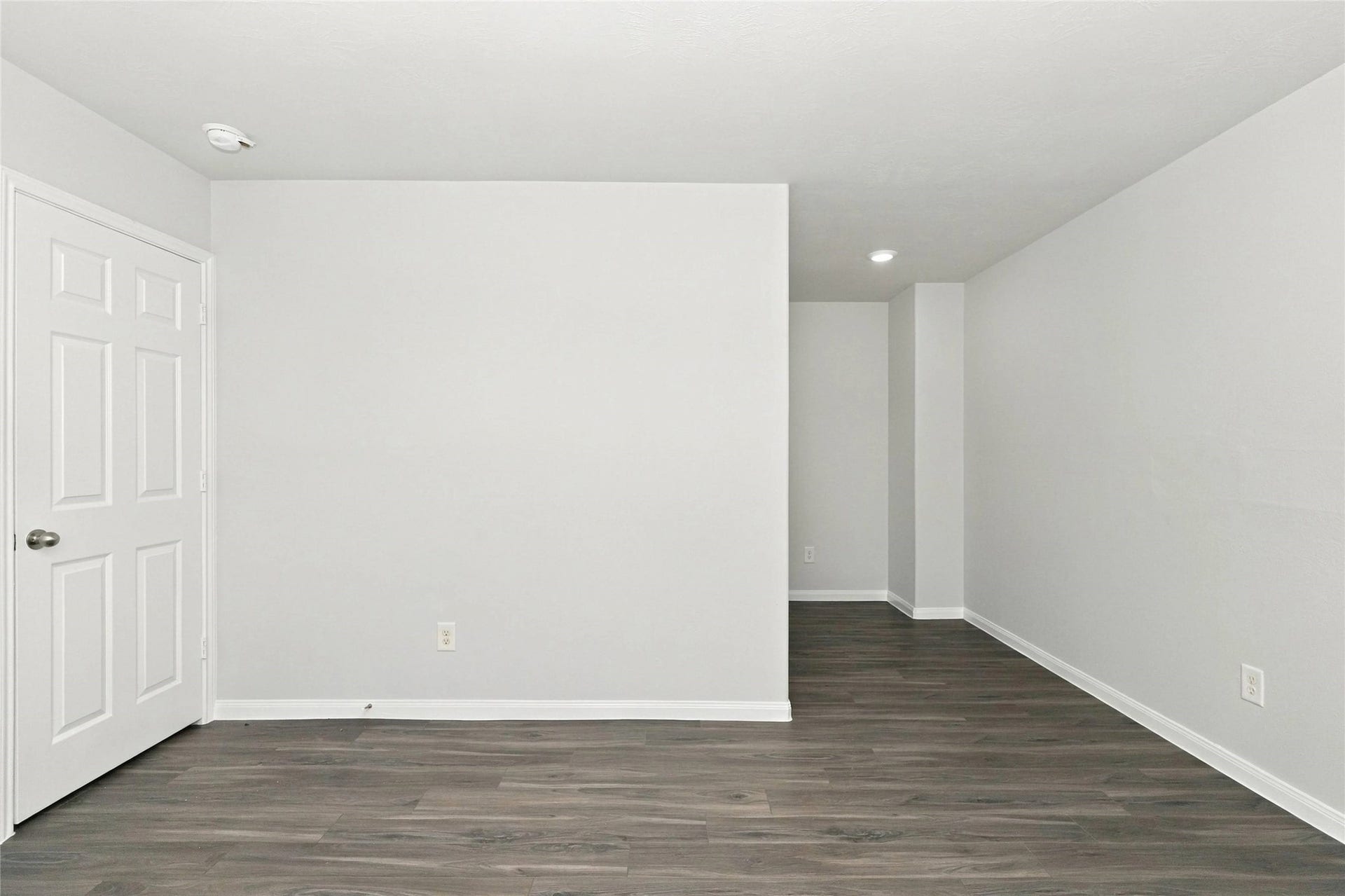 12326 Maura Lane, Houston, TX 77044 Photos may be representative of the floor plan and not the exact home. Finishes, layout, and features of the actual property for lease may vary.