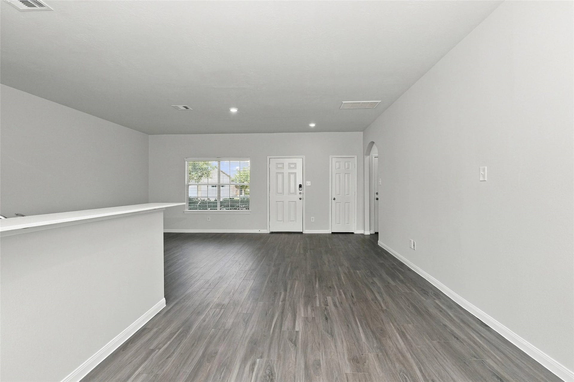 12326 Maura Lane, Houston, TX 77044 Photos may be representative of the floor plan and not the exact home. Finishes, layout, and features of the actual property for lease may vary.