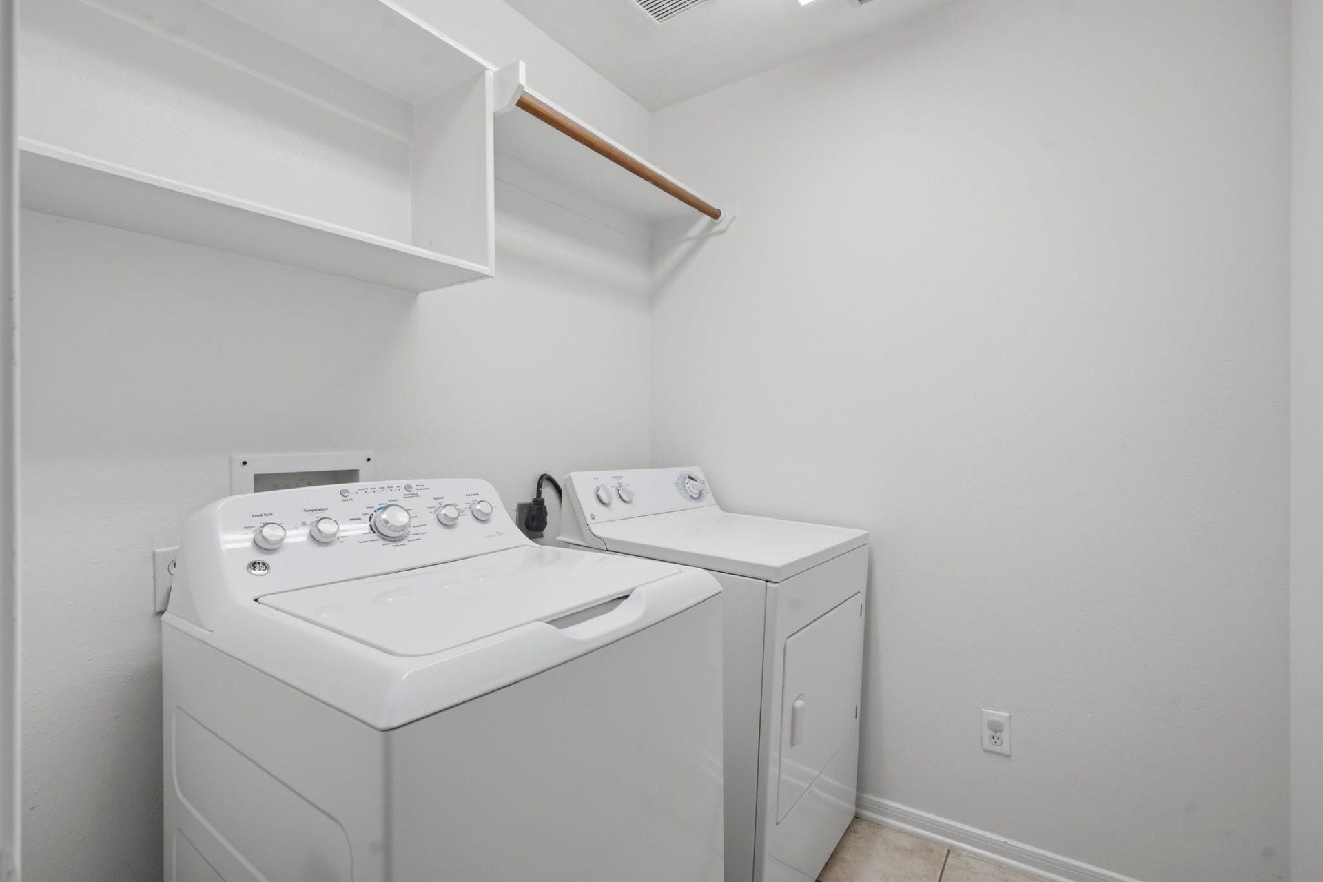 Washer & dryer included