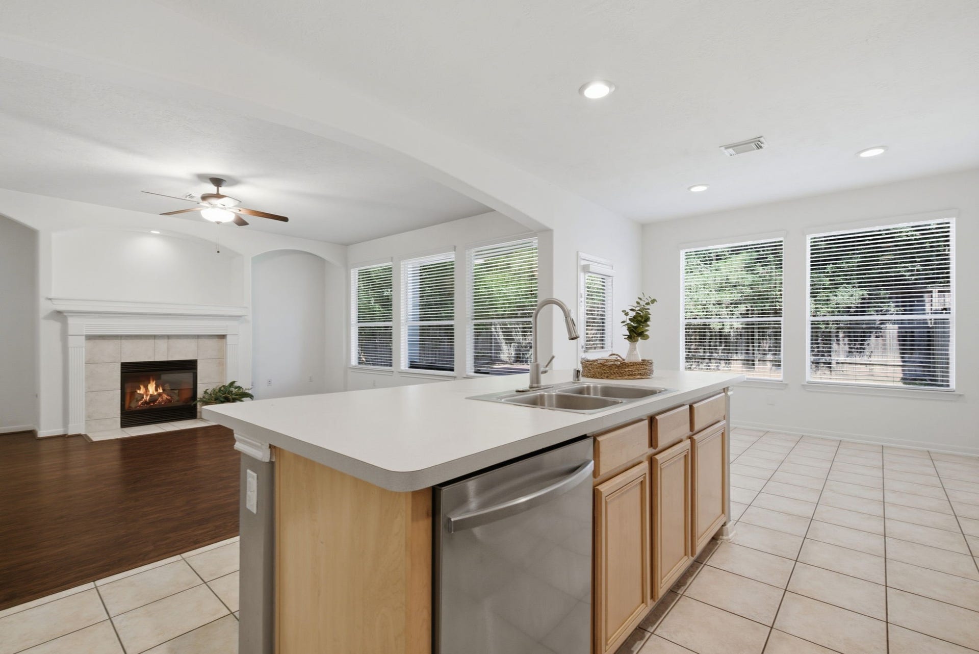 130 Ledgestone Place, The Woodlands, TX 77382