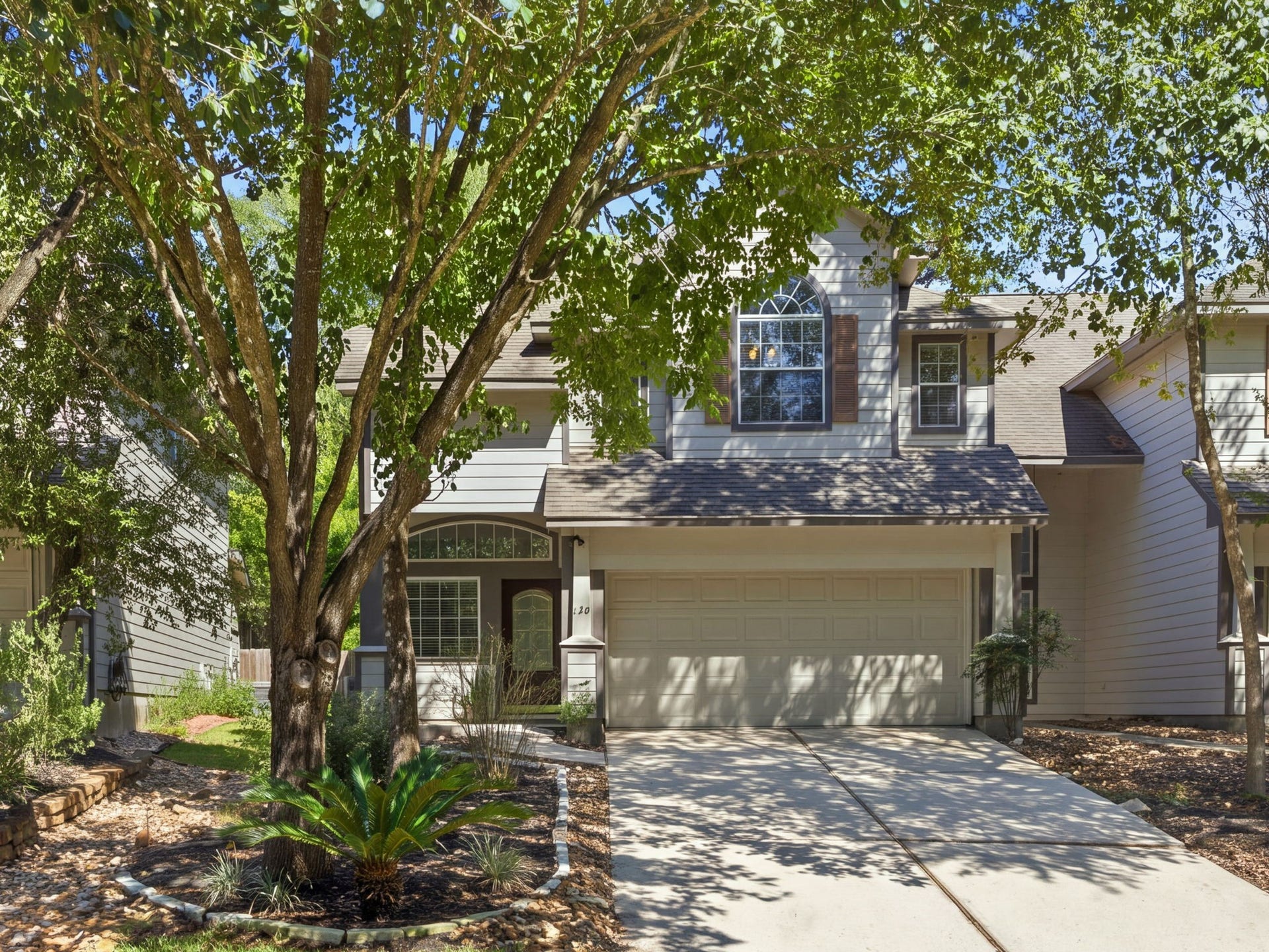 130 Ledgestone Place, The Woodlands, TX 77382