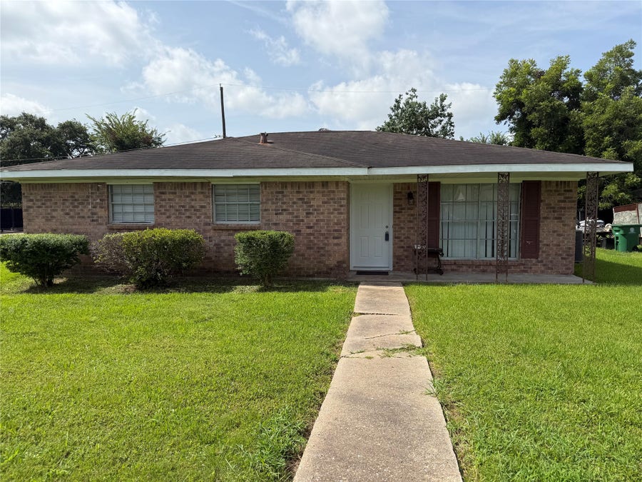 Property photo for 3203 Cliffdale Street, Houston, TX
