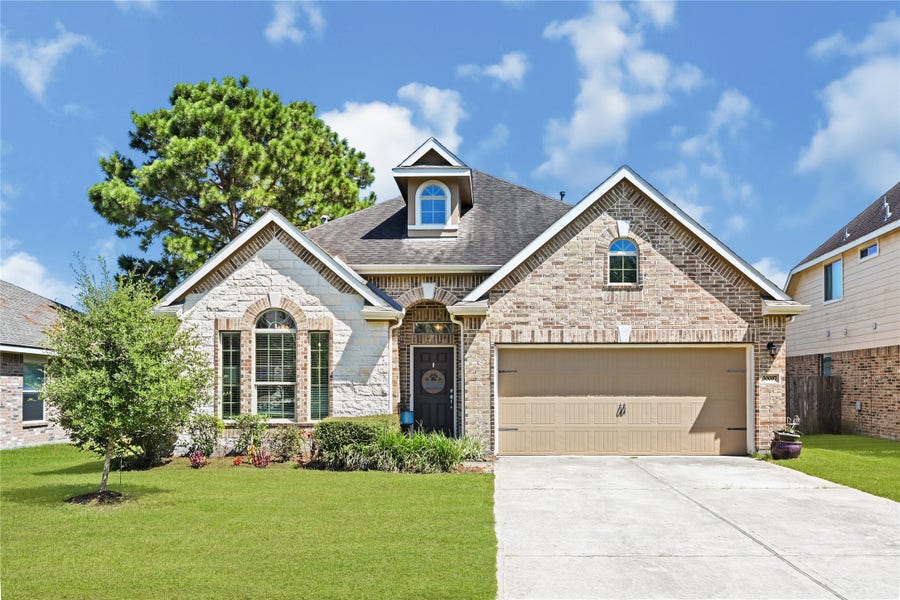 Property photo for 30007 Saw Oaks Drive, Magnolia, TX