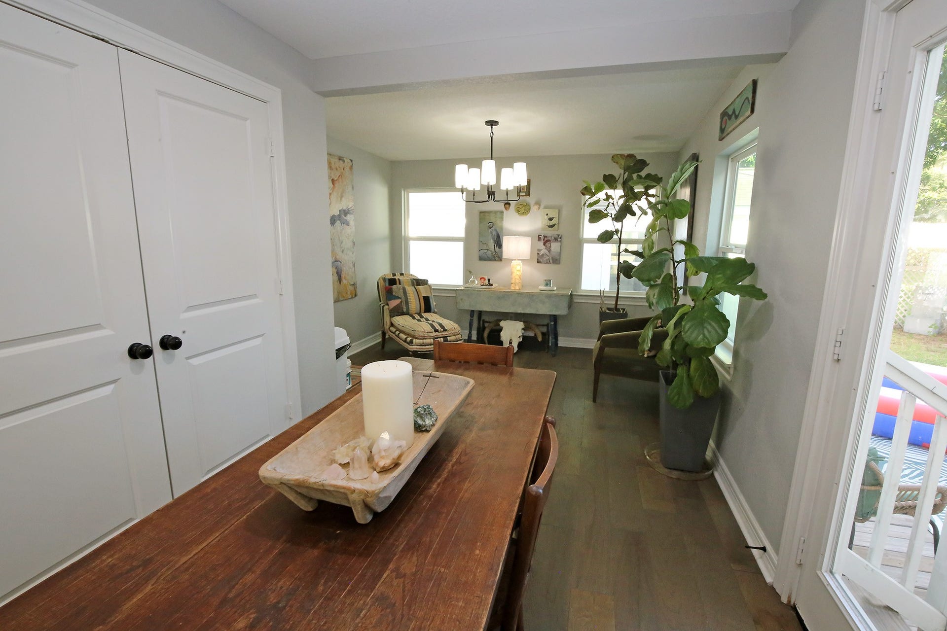 7101 2nd Street, Hitchcock, TX 77563 Dining Area looking towards the Sitting Room.