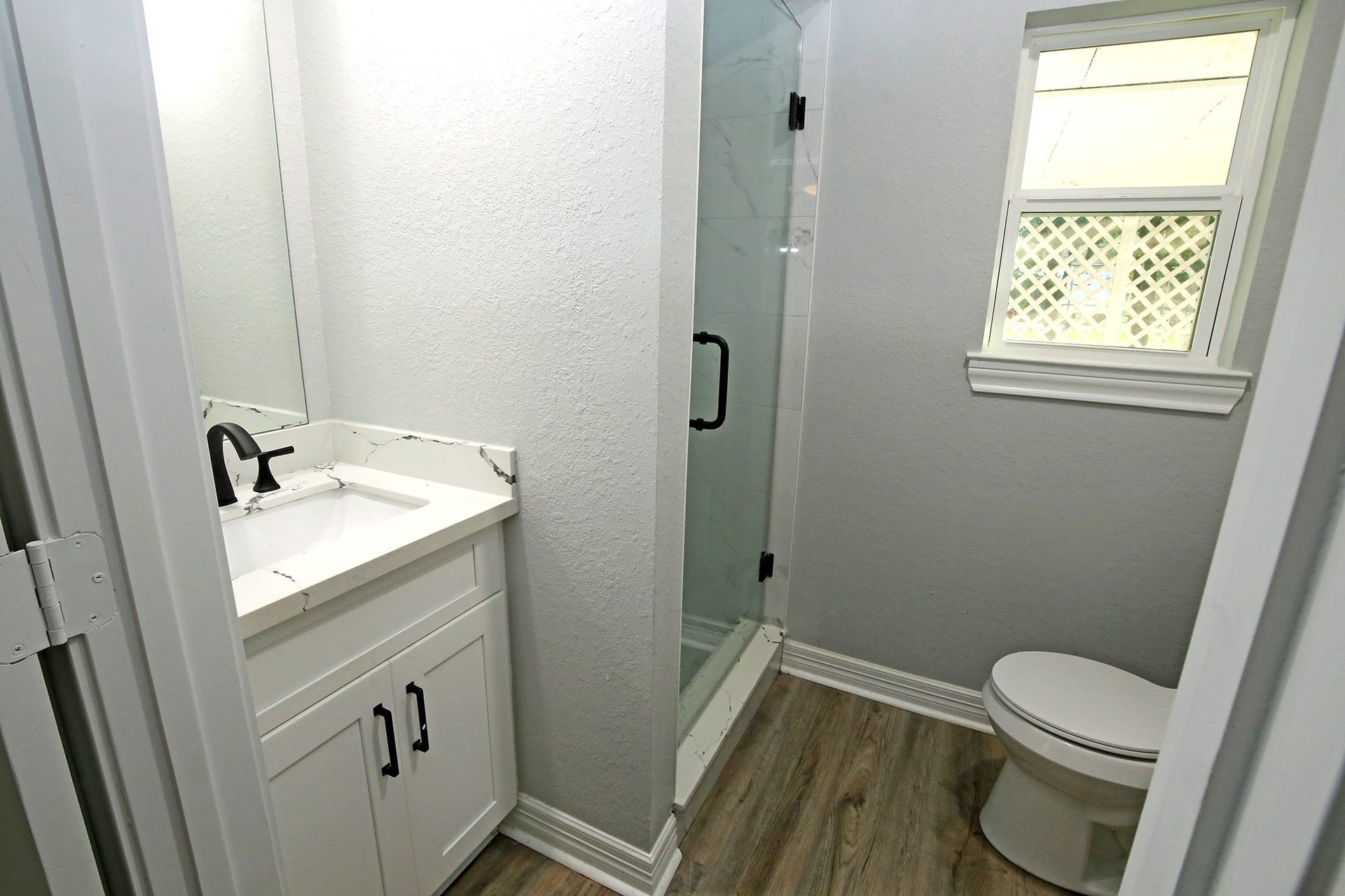 7101 2nd Street, Hitchcock, TX 77563 Bathroom in the Mother in Law Suite or Office