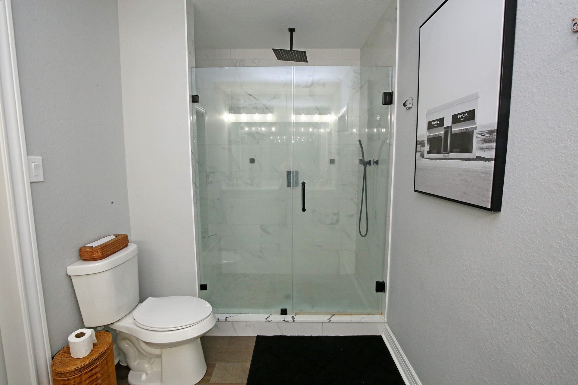 7101 2nd Street, Hitchcock, TX 77563 Oversized Shower with Rain Shower Head and Surrounding Jets!