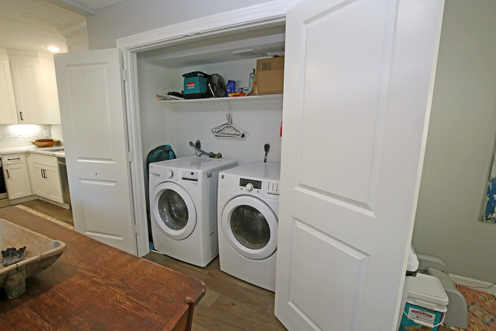 7101 2nd Street, Hitchcock, TX 77563 Washer and Dryer hook ups in the closet.