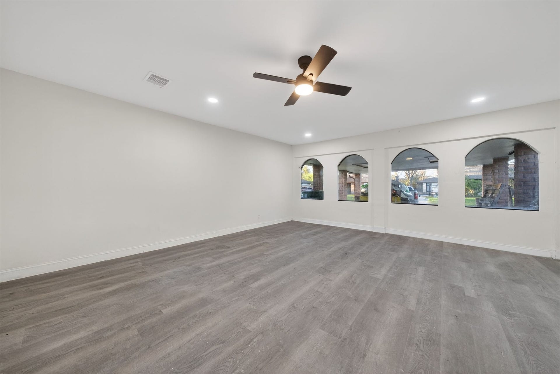 4119 Ebbtide Drive, Houston, TX 77045 4119 Ebbtide Drive, Houston, TX 77045