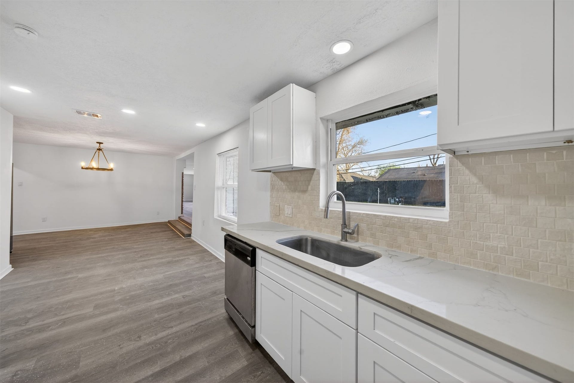 4119 Ebbtide Drive, Houston, TX 77045 4119 Ebbtide Drive, Houston, TX 77045