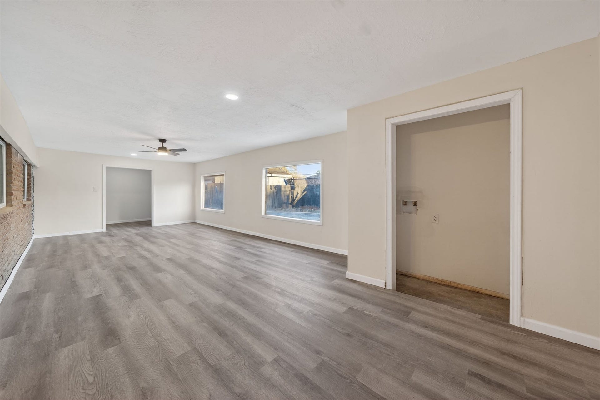 4119 Ebbtide Drive, Houston, TX 77045 4119 Ebbtide Drive, Houston, TX 77045