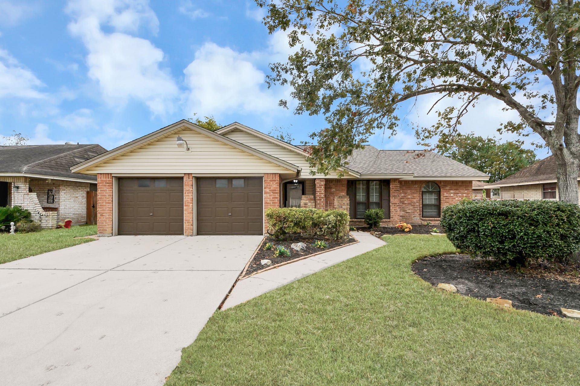 10411 Glenkirk Drive, Houston, TX 77089 10411 Glenkirk Drive, Houston, TX 77089