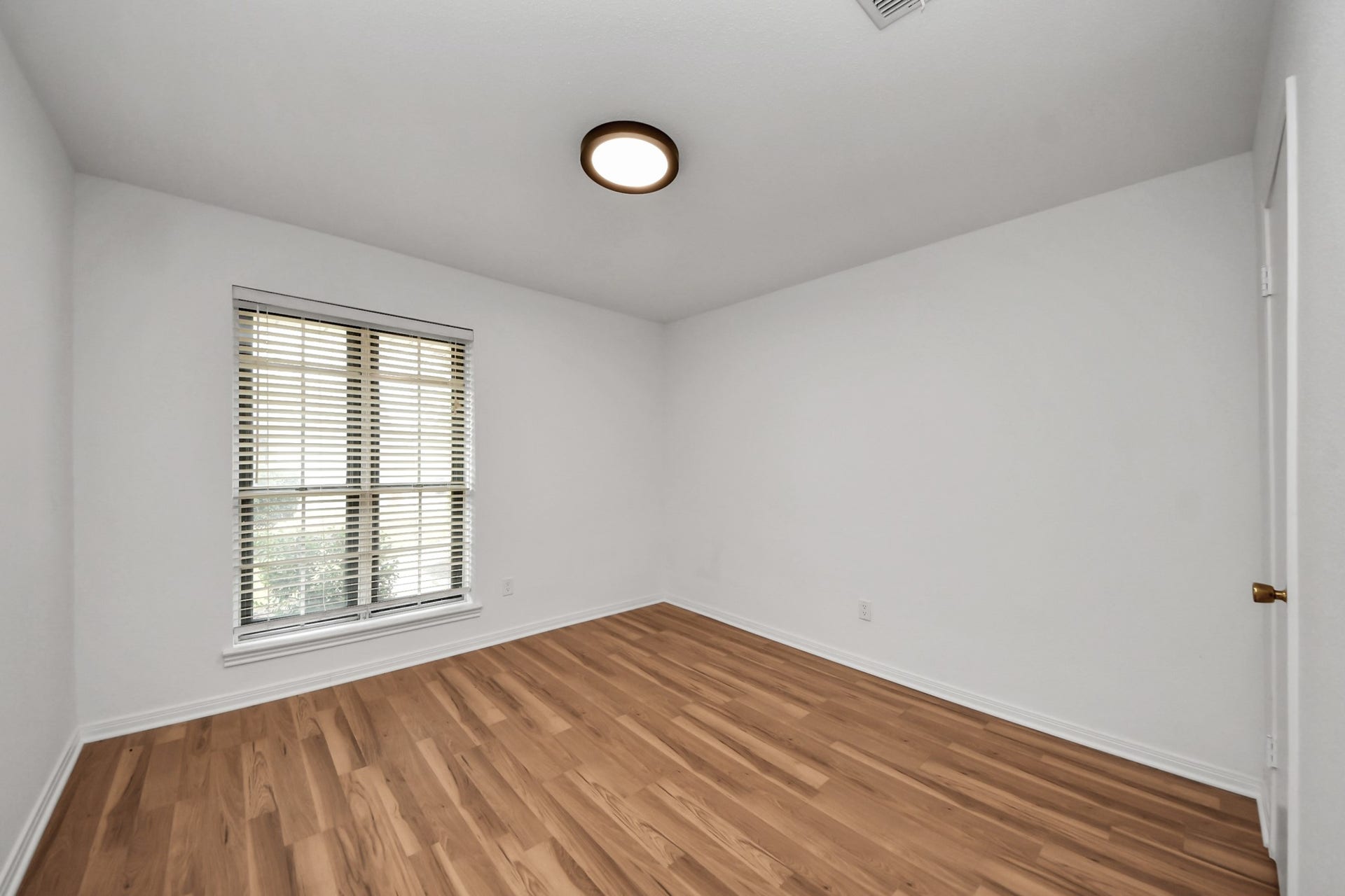 10411 Glenkirk Drive, Houston, TX 77089 10411 Glenkirk Drive, Houston, TX 77089
