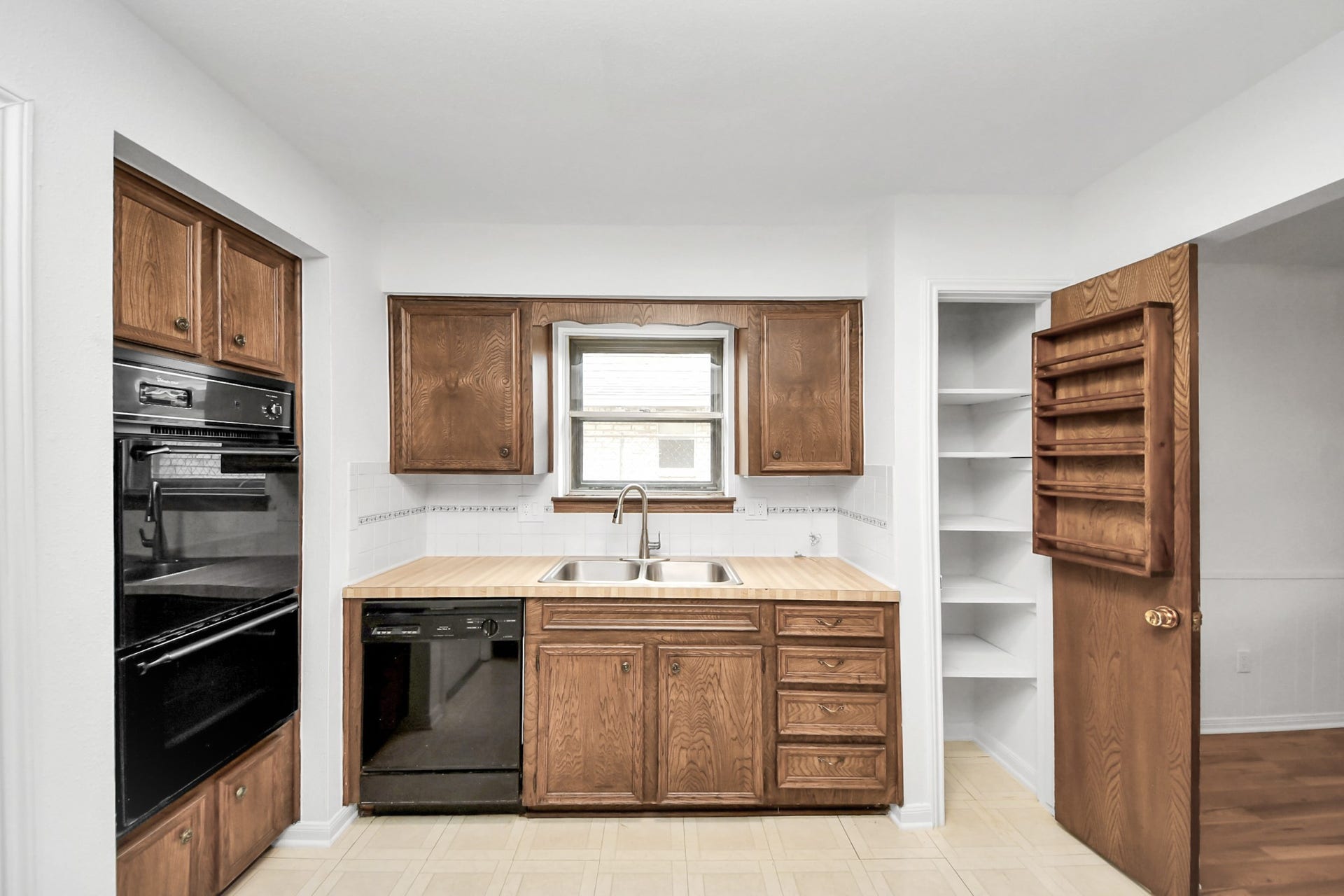 10411 Glenkirk Drive, Houston, TX 77089 10411 Glenkirk Drive, Houston, TX 77089