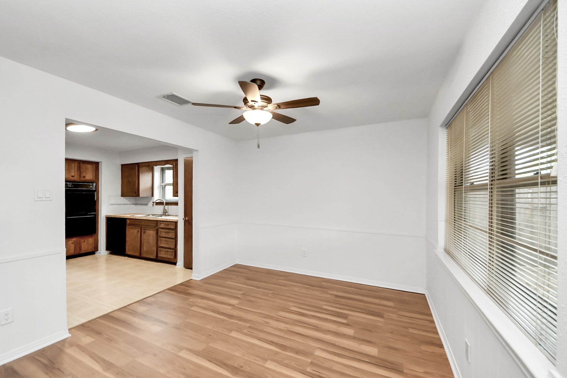 10411 Glenkirk Drive, Houston, TX 77089 10411 Glenkirk Drive, Houston, TX 77089