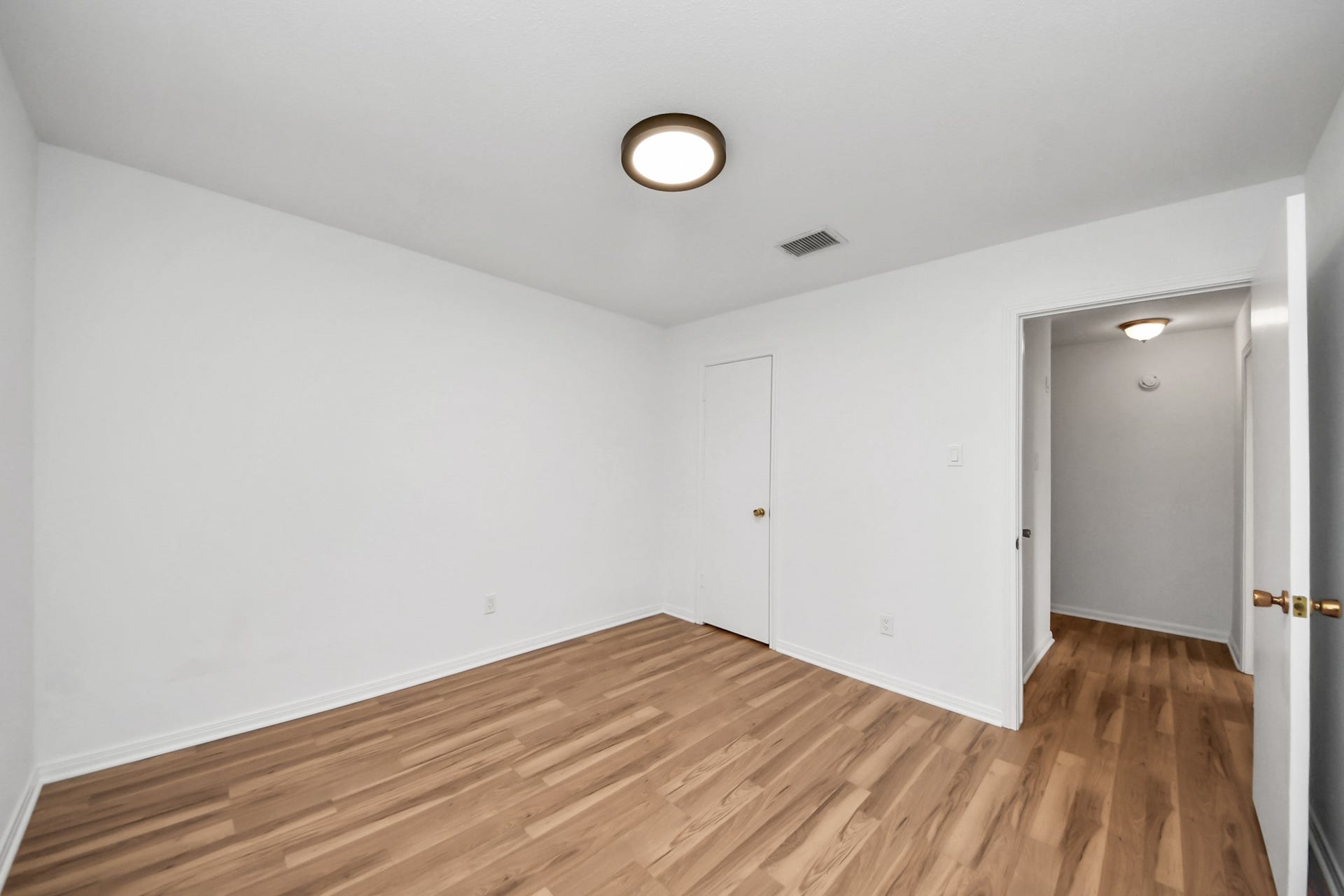 10411 Glenkirk Drive, Houston, TX 77089 10411 Glenkirk Drive, Houston, TX 77089