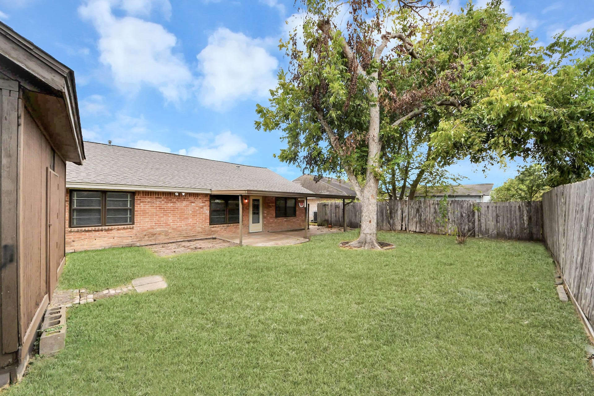 10411 Glenkirk Drive, Houston, TX 77089 10411 Glenkirk Drive, Houston, TX 77089