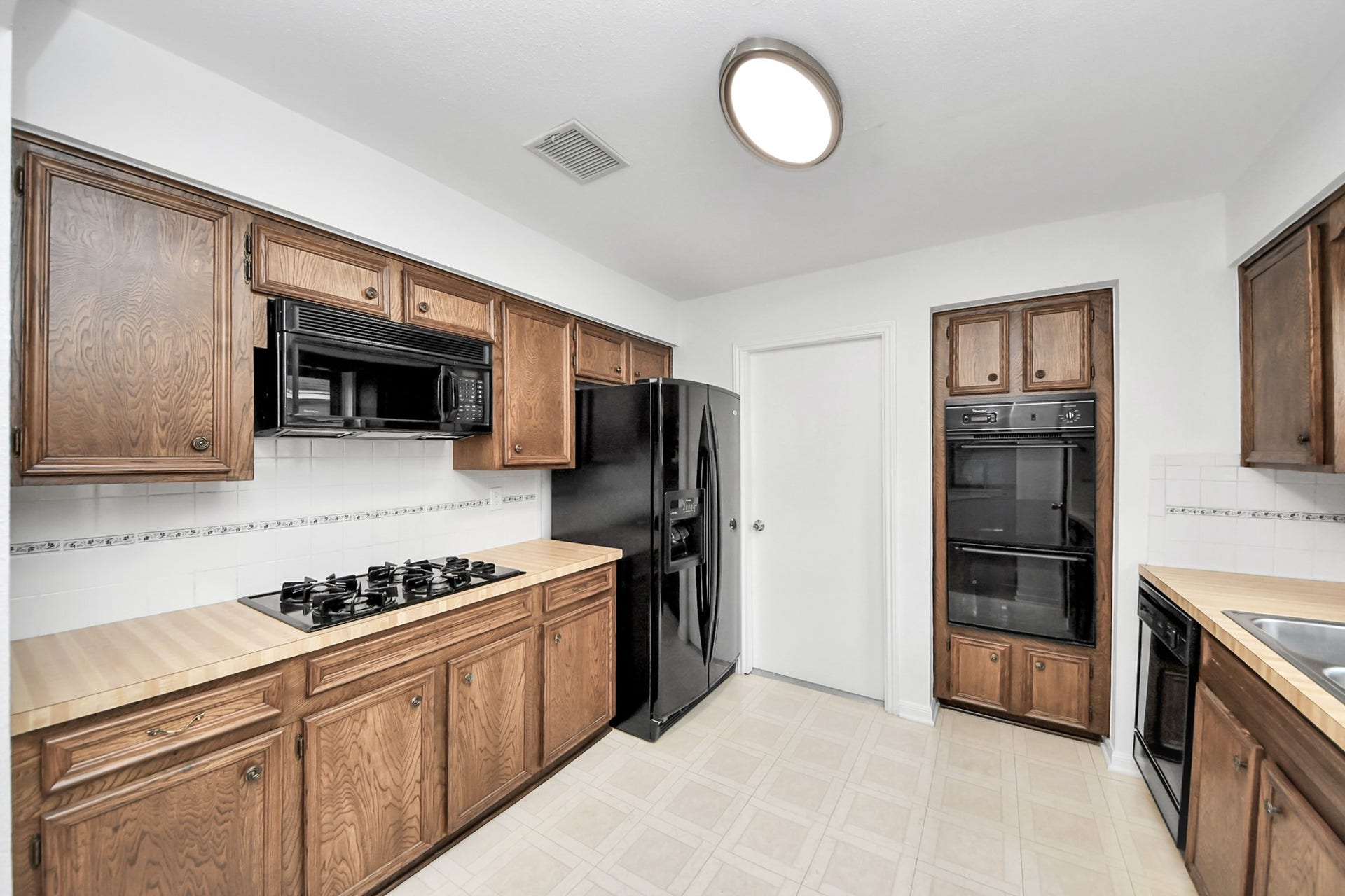 10411 Glenkirk Drive, Houston, TX 77089 10411 Glenkirk Drive, Houston, TX 77089