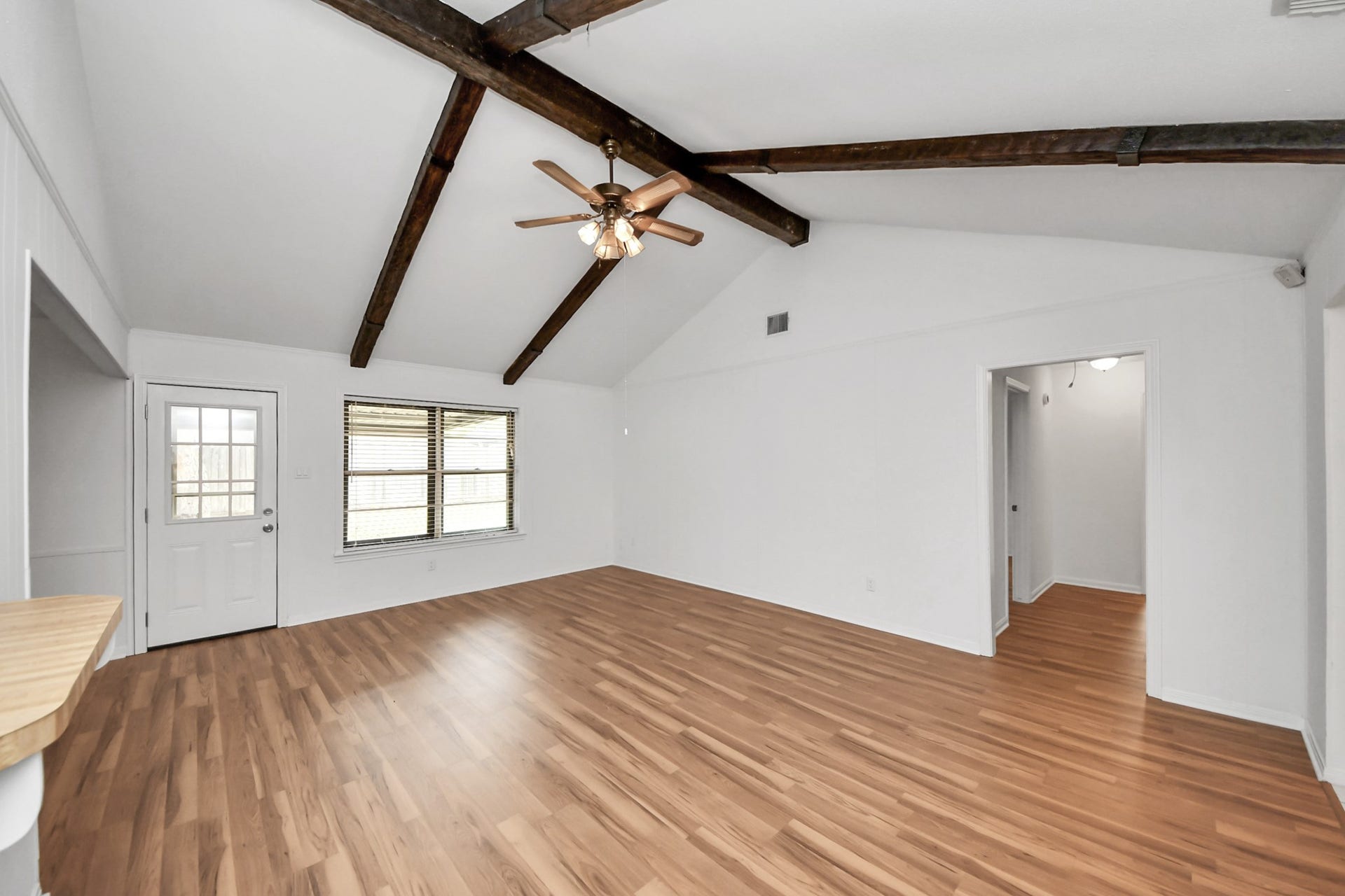 10411 Glenkirk Drive, Houston, TX 77089 10411 Glenkirk Drive, Houston, TX 77089