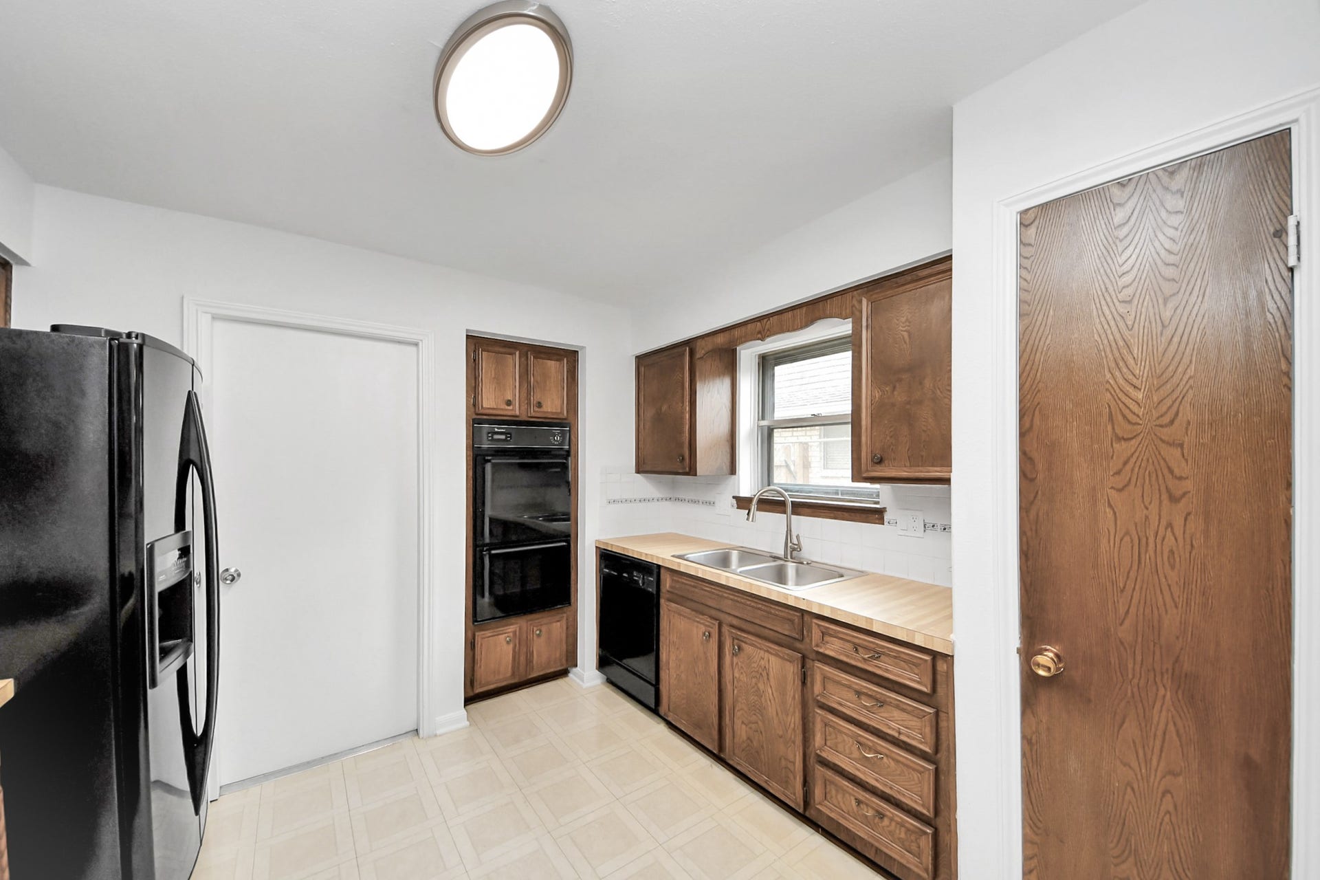 10411 Glenkirk Drive, Houston, TX 77089 10411 Glenkirk Drive, Houston, TX 77089
