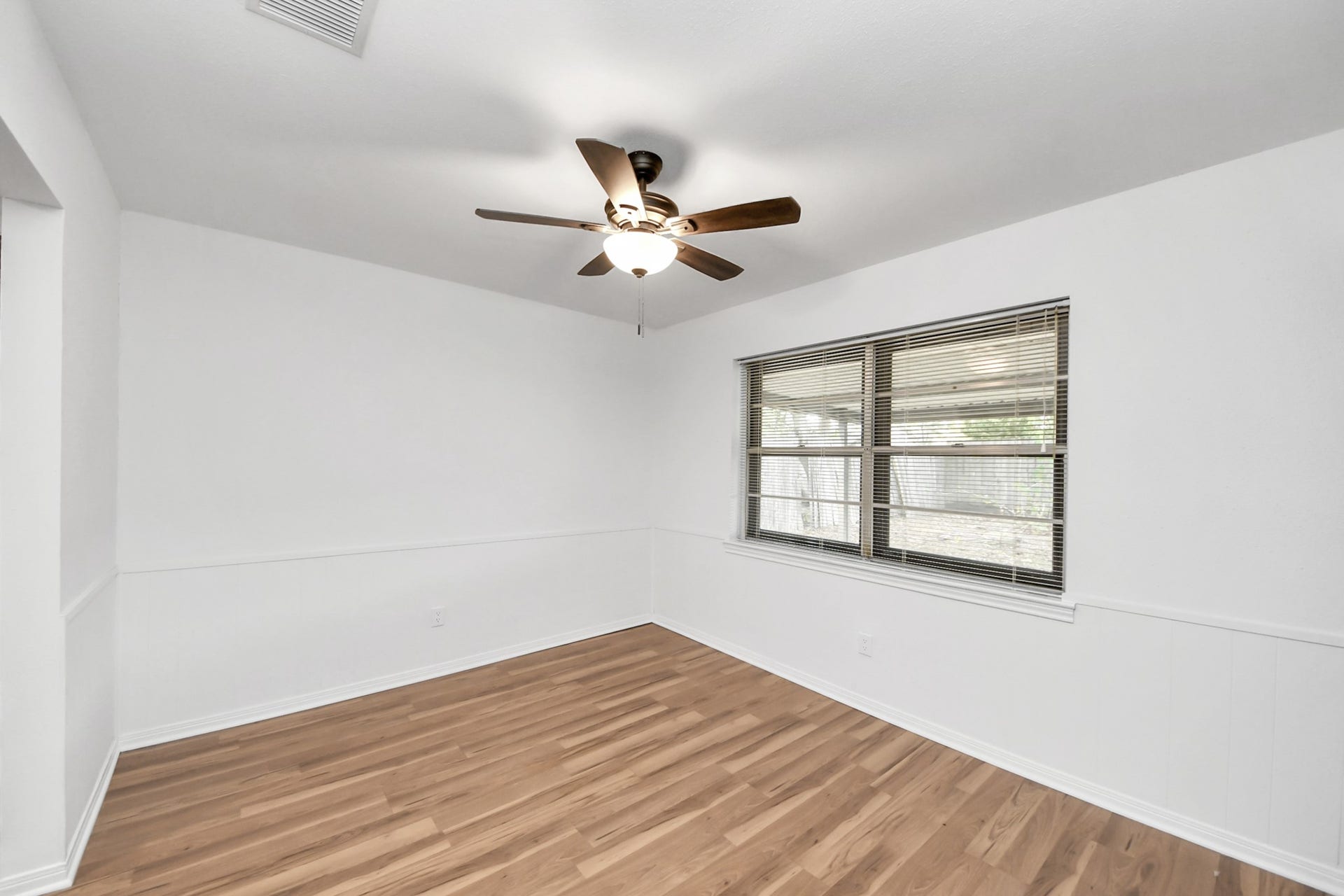 10411 Glenkirk Drive, Houston, TX 77089 10411 Glenkirk Drive, Houston, TX 77089