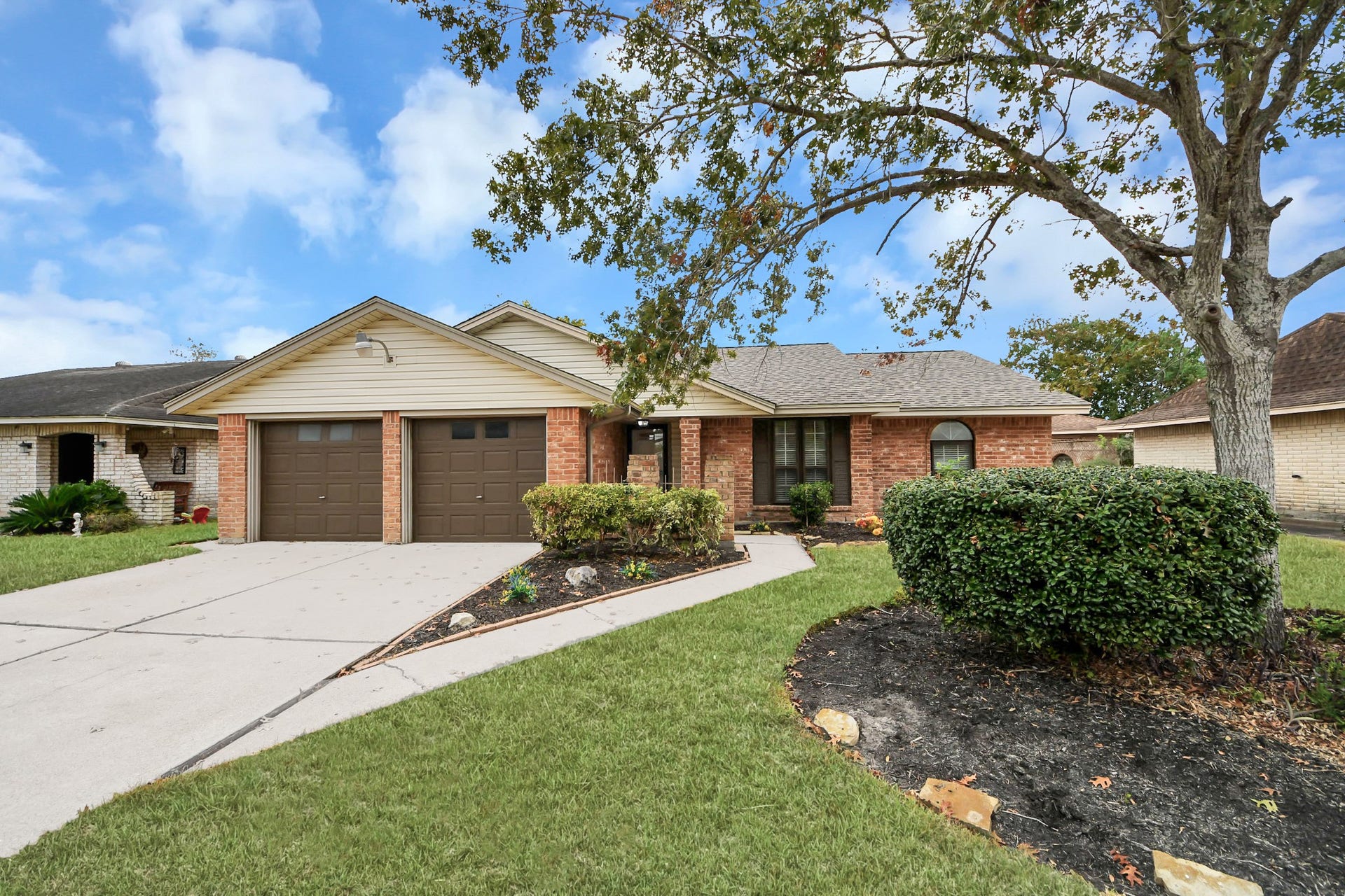 10411 Glenkirk Drive, Houston, TX 77089 10411 Glenkirk Drive, Houston, TX 77089