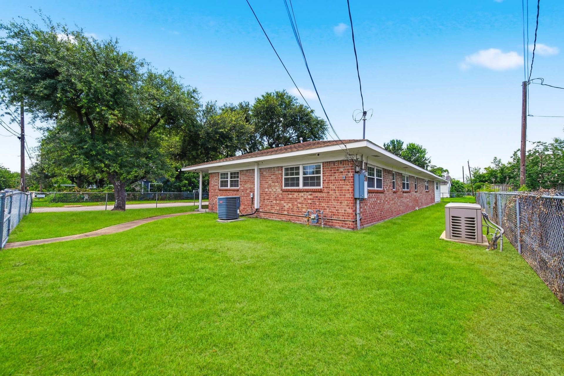 701 Crown Street, Galena Park, TX 77547 Nice sized lot and generator