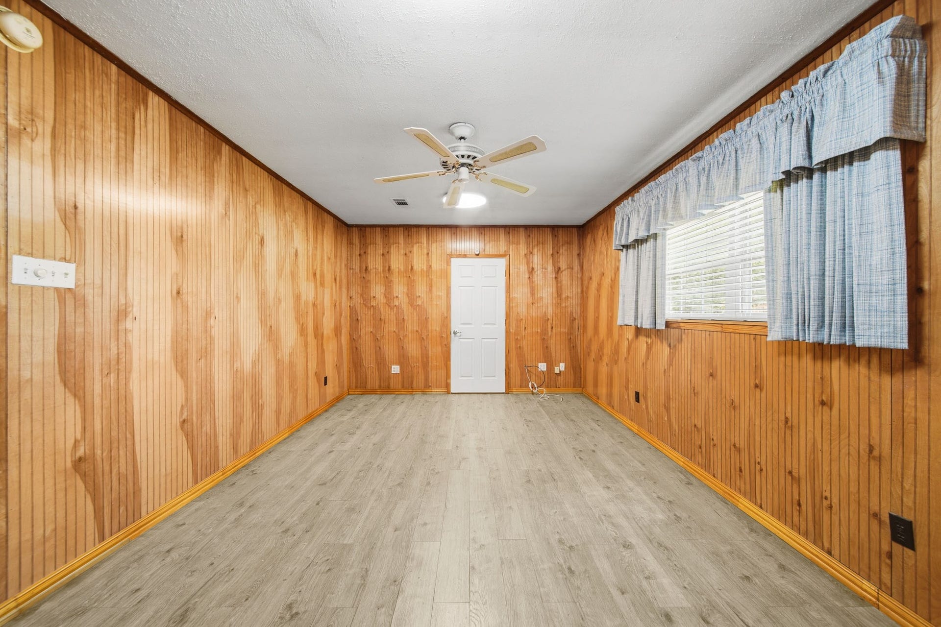 701 Crown Street, Galena Park, TX 77547 Large formal dining and extra sitting area