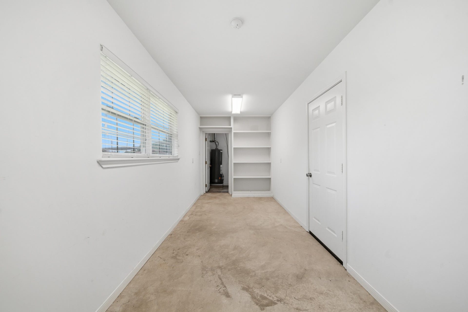 701 Crown Street, Galena Park, TX 77547 extra storage/office/utility space