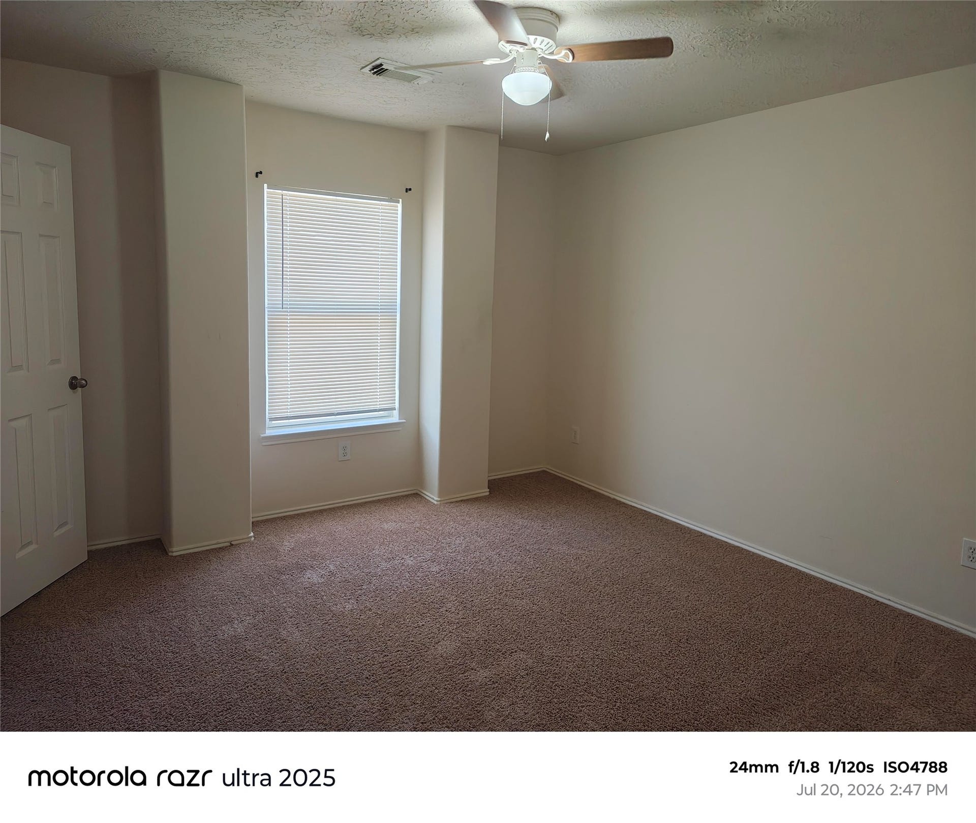 Good size 2nd bedroom