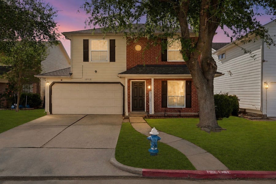 Property photo for 10918 Westbrae Village Drive, Houston, TX