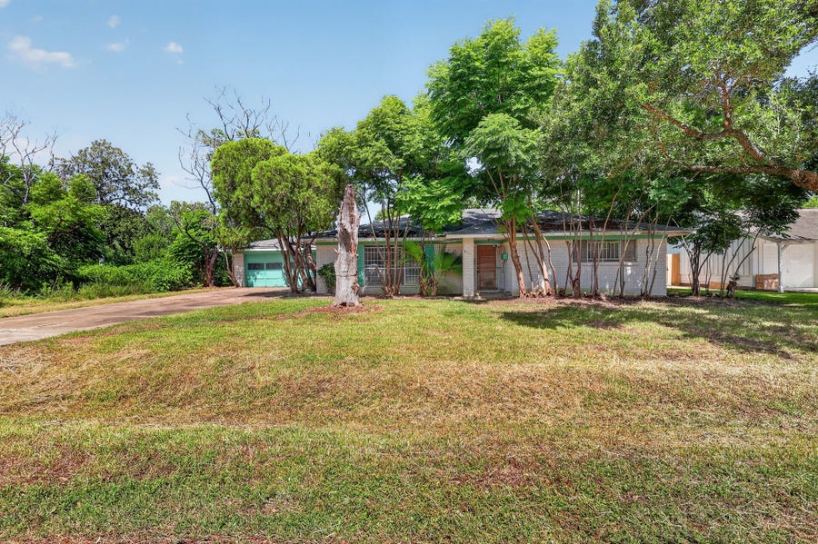 Property photo for 8907 Cadawac Road, Houston, TX