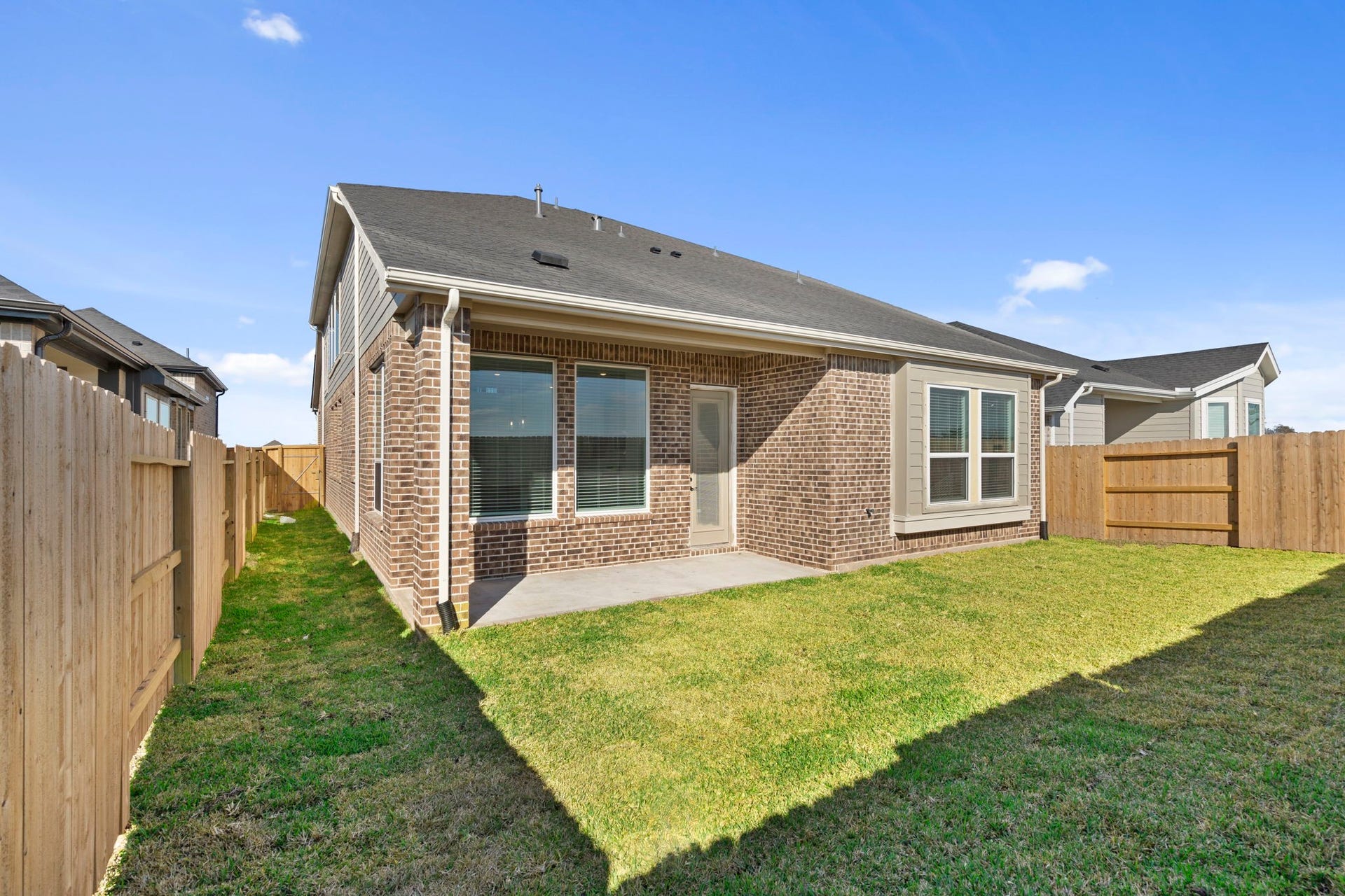 12126 Barkley Cove, Texas City, TX 77591 Photos are REPRESENTATIVE of the home /floor plan and are NOT of the actual home. Selections, features, and room options may vary.