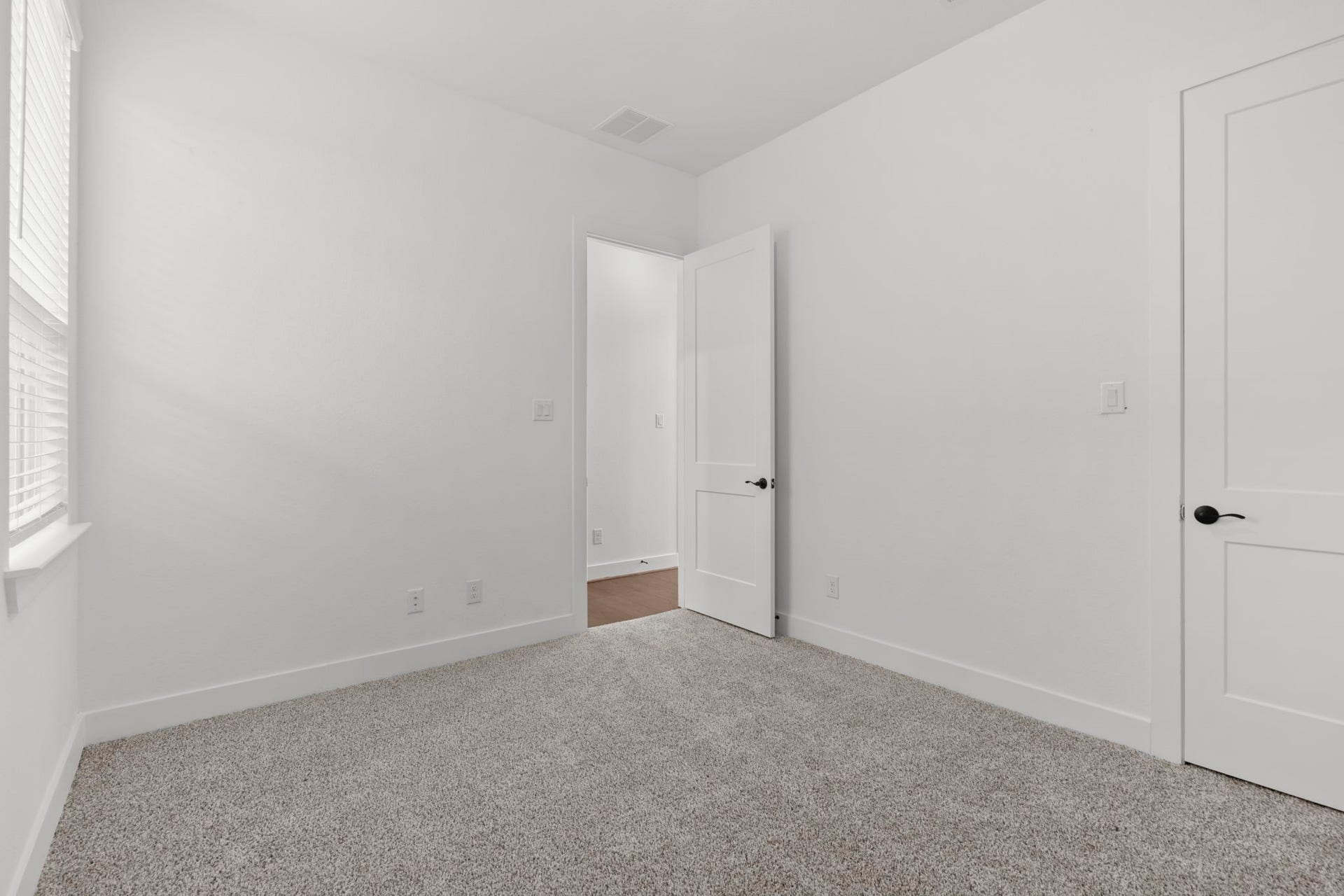 12126 Barkley Cove, Texas City, TX 77591 Photos are REPRESENTATIVE of the home /floor plan and are NOT of the actual home. Selections, features, and room options may vary.