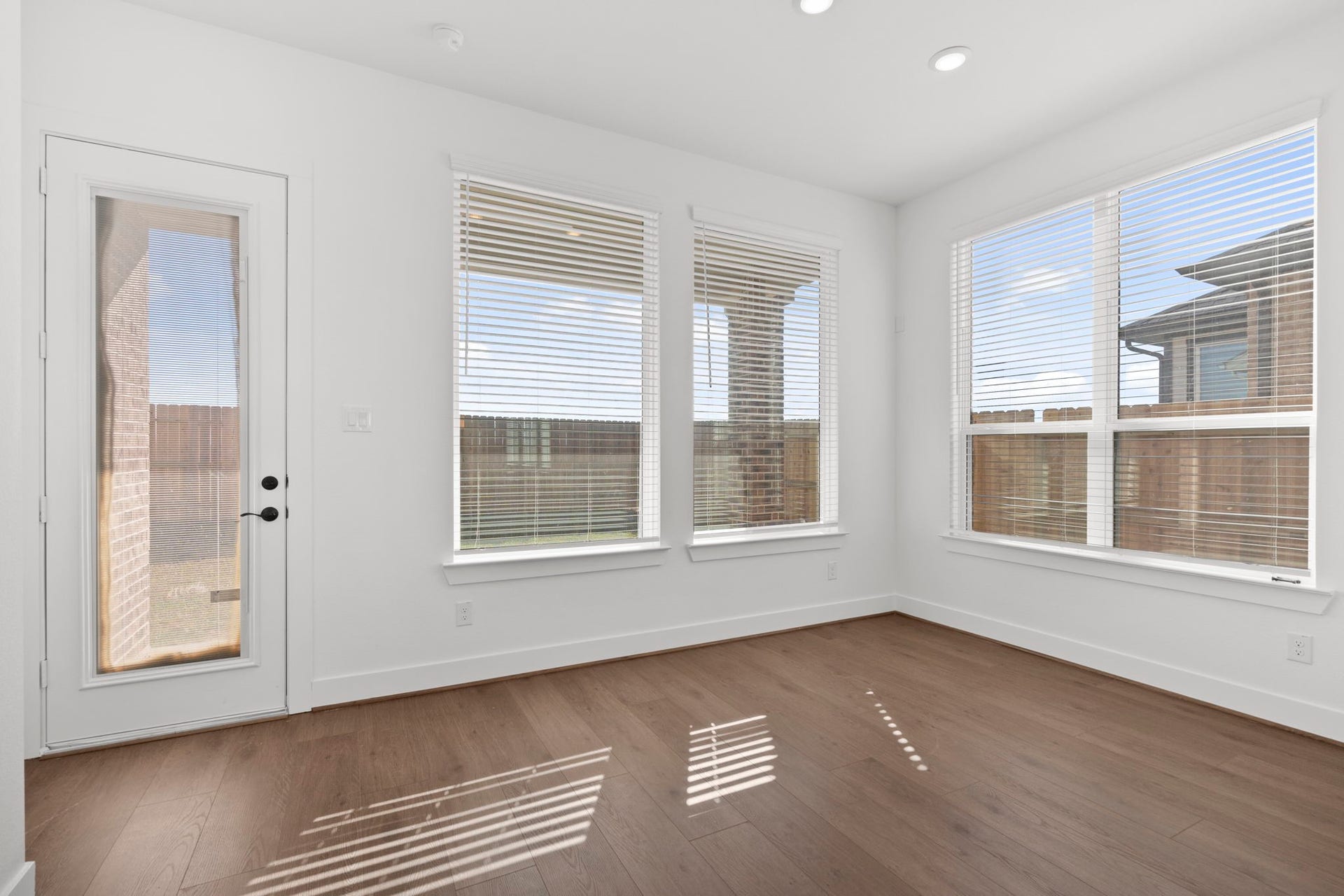12126 Barkley Cove, Texas City, TX 77591 Photos are REPRESENTATIVE of the home /floor plan and are NOT of the actual home. Selections, features, and room options may vary.
