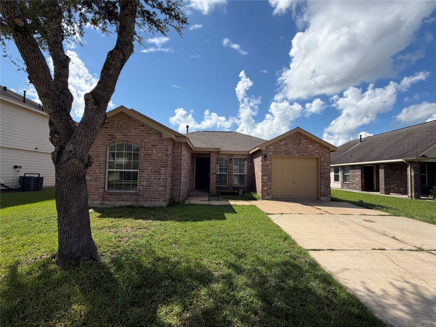 Property photo for 12608 Rio Lindo Street, Rosharon, TX