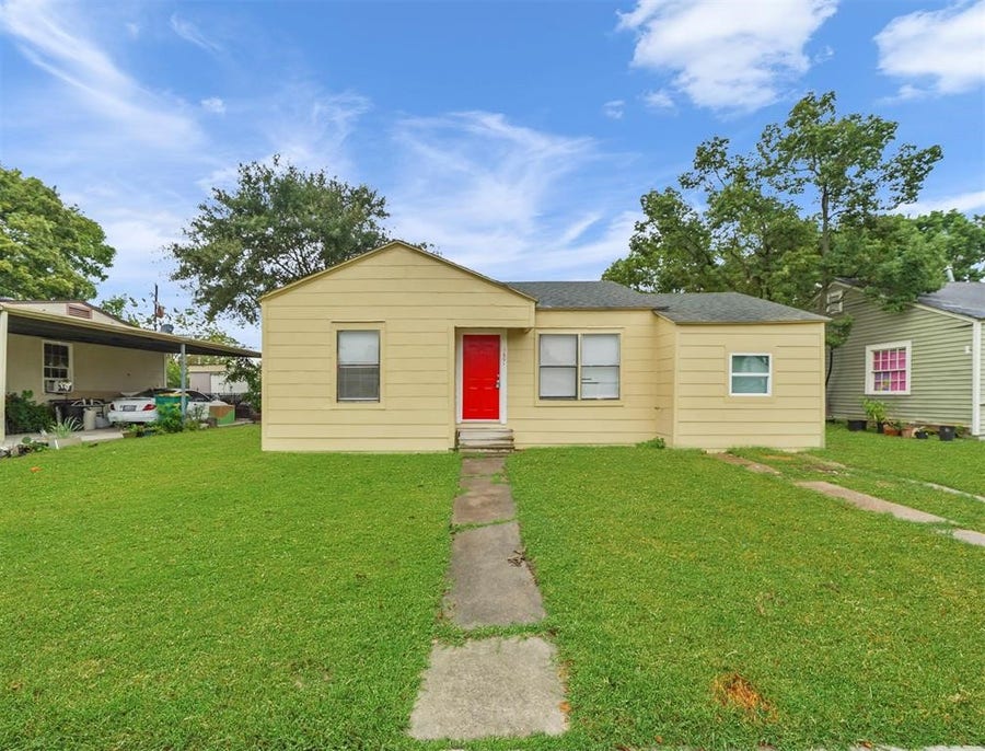 Property photo for 1601 Alabama Street, Baytown, TX