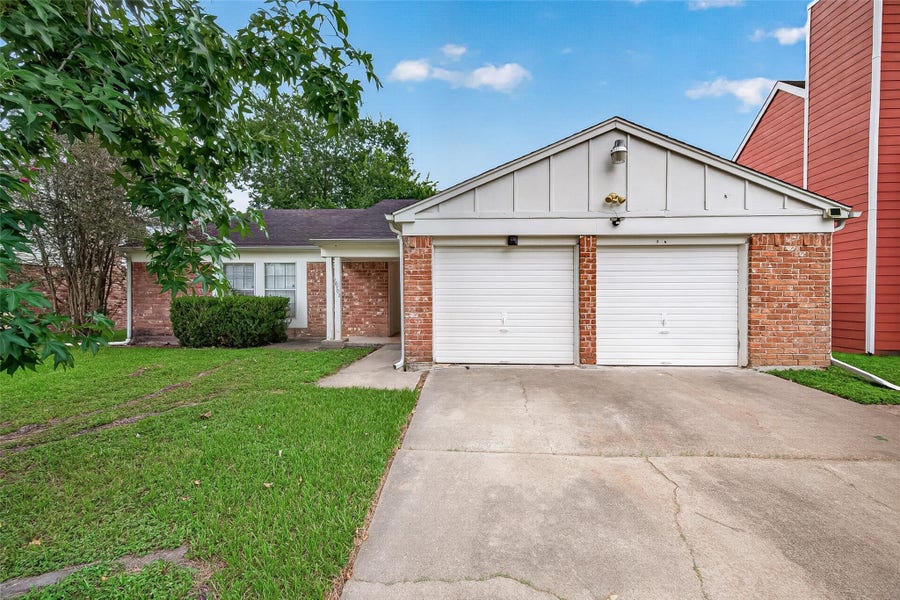 Property photo for 16707 Running Quail Court, Missouri City, TX