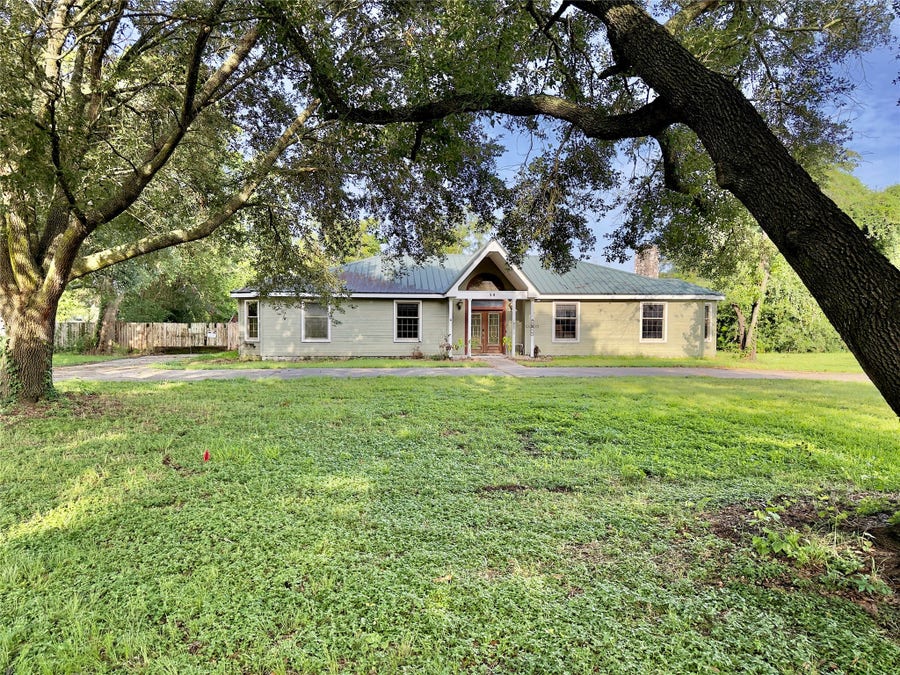Property photo for 14 Live Oak Trail, Cypress, TX