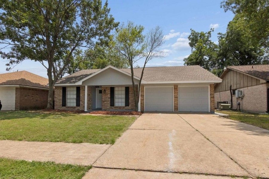 Property photo for 7403 Strawbridge Lane, Houston, TX