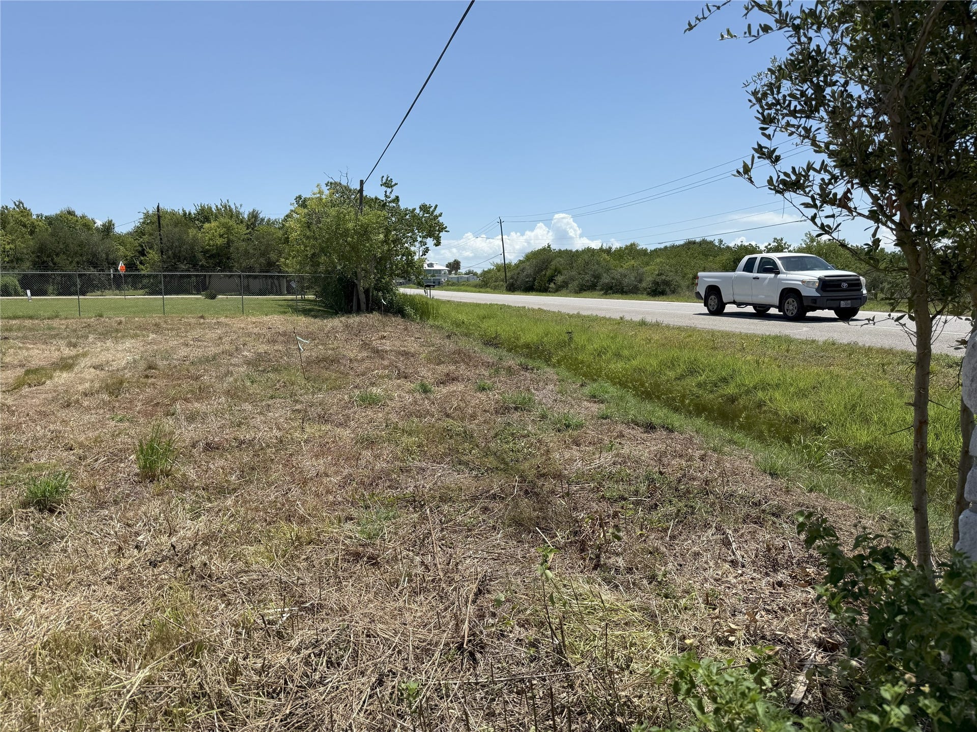 2336 E Bayshore Drive, Dickinson, TX 77539 2336 E Bayshore Drive, Dickinson, TX 77539