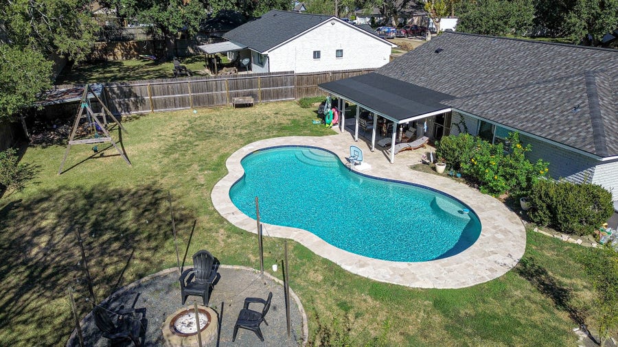 Property photo for 800 Camelot Lane, Friendswood, TX